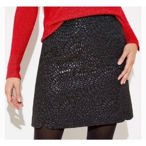 LOFT Dresses & Skirts - LOFT Jacquard Metallic Print Mini Skirt